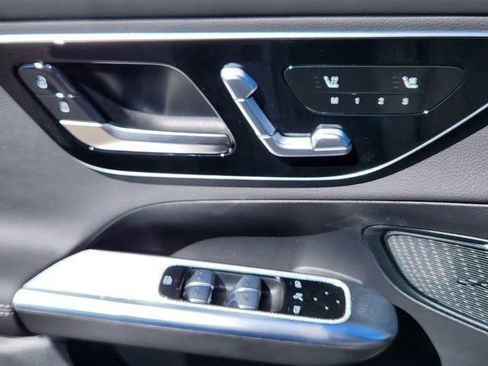 Used 2026 Mercedes-Benz GLC 300 4MATIC image 11