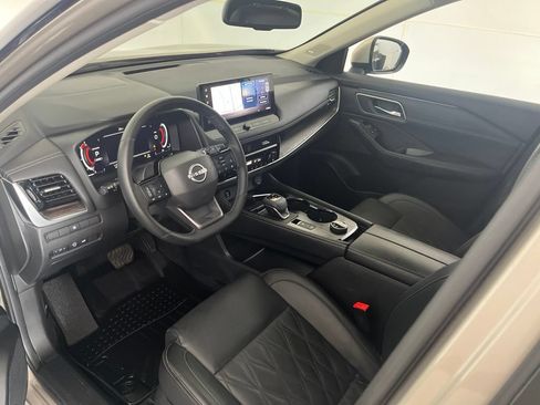 Used 2025 Nissan Rogue Platinum AWD/4WD image 26