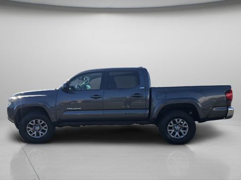 Used 2019 Toyota Tacoma SR5 AWD/4WD image 21