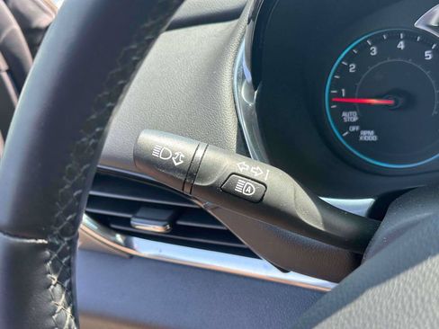 Used 2023 Chevrolet Traverse LT FWD image 24