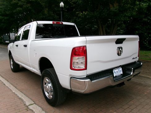 Used 2024 RAM 2500 Tradesman w/ Chrome Appearance Group AWD/4WD image 7