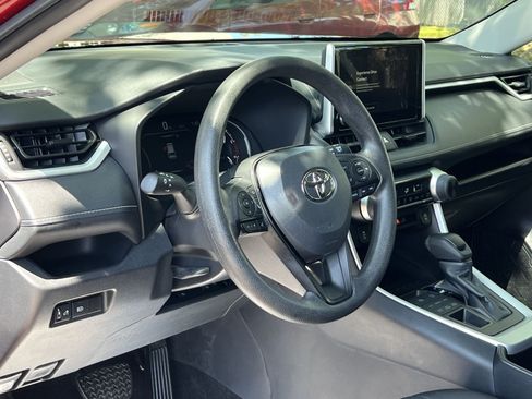 Used 2025 Toyota RAV4 LE AWD/4WD image 15