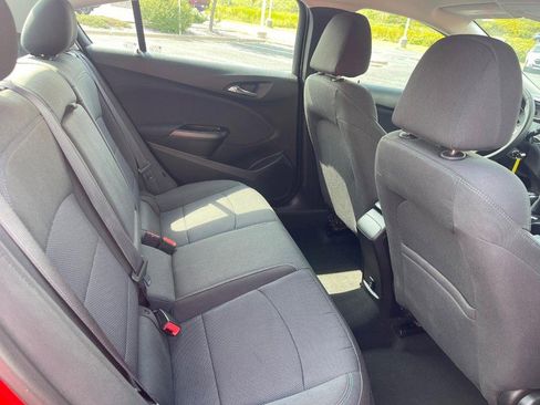 Used 2017 Chevrolet Cruze LT image 10
