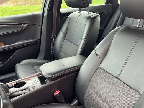 Used 2014 Chevrolet Impala LT image 25