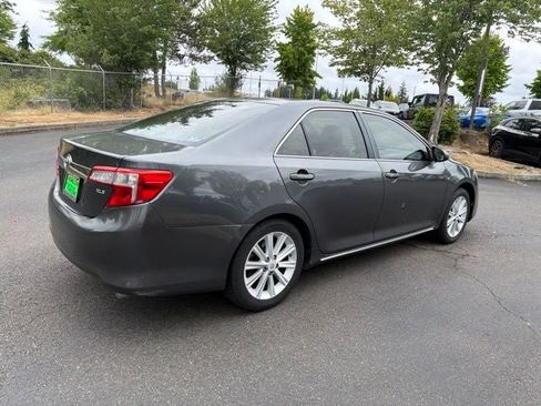 Used 2012 Toyota Camry XLE FWD image 8