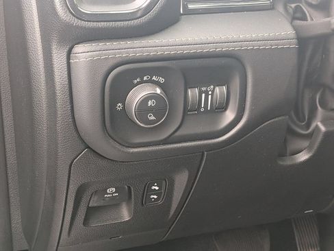 Used 2022 RAM 1500 Limited w/ Body-Colour Bumper Group AWD/4WD image 12