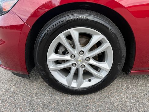 Used 2017 Chevrolet Malibu LT FWD image 12