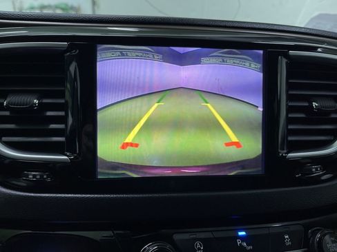 Used 2018 Chrysler Pacifica Touring-L Plus w/ Tire & Wheel Group image 21