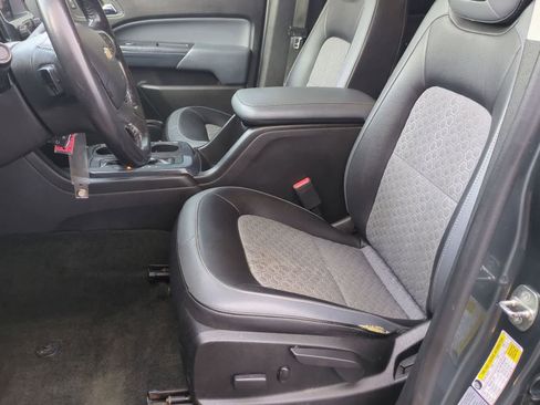Used 2017 Chevrolet Colorado Z71 AWD/4WD image 15