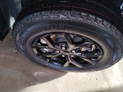 New 2026 Jeep Grand Cherokee Altitude image 17