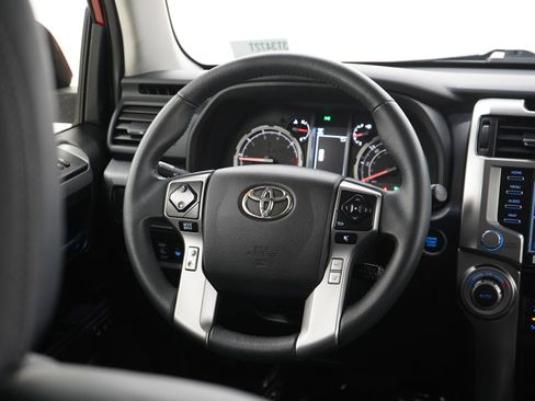 Used 2022 Toyota 4Runner Limited image 14