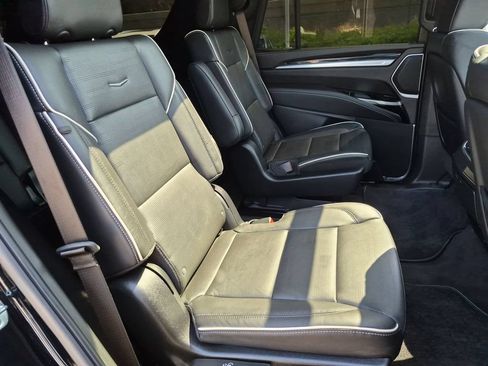 Certified 2025 Cadillac Escalade Sport AWD/4WD image 19