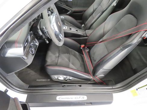 Used 2015 Porsche 911 Carrera GTS RWD image 39