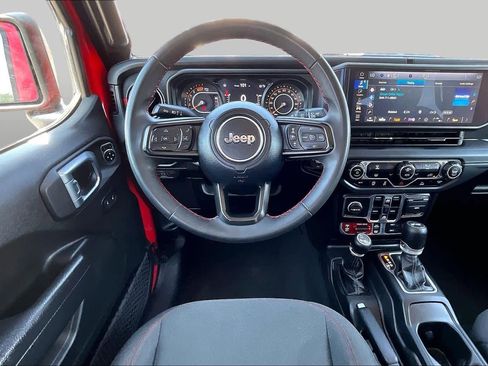 Used 2024 Jeep Wrangler Unlimited Rubicon AWD/4WD image 6