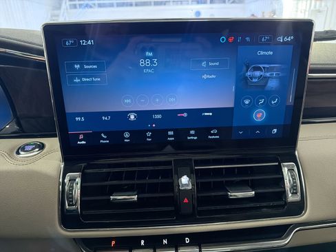 Used 2023 Lincoln Navigator L Reserve AWD/4WD image 17