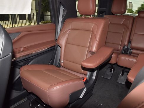 New 2026 Lincoln Navigator Reserve AWD/4WD image 20