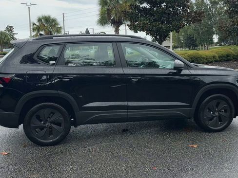 New 2025 Volkswagen Taos S image 9