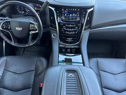 Used 2019 Cadillac Escalade ESV Platinum image 16