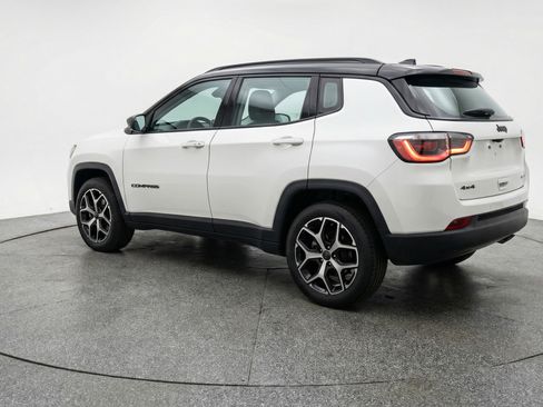 Used 2025 Jeep Compass Limited AWD/4WD image 6