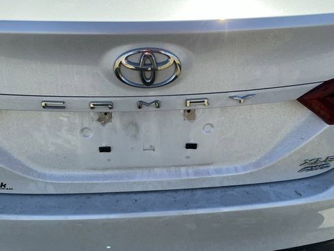 Used 2022 Toyota Camry XLE image 7