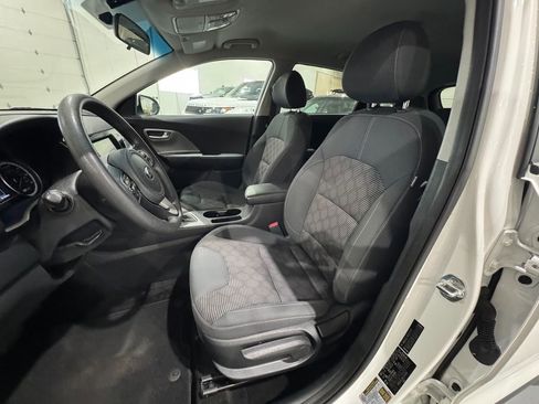 Used 2019 Kia Niro LX image 9