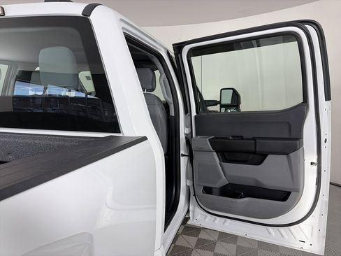 Used 2023 Ford F350 XL image 25