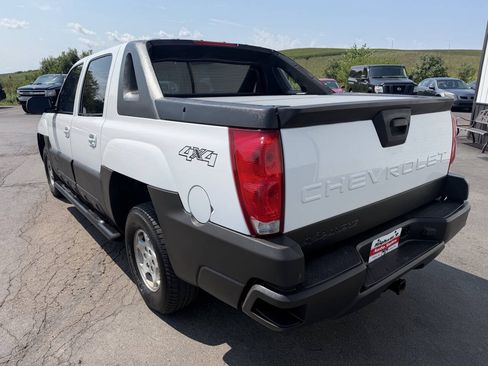 Used 2003 Chevrolet Avalanche 4x4 image 3