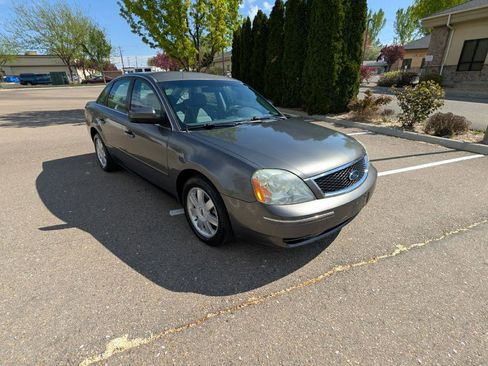 Used 2005 Ford Five Hundred SE image 7