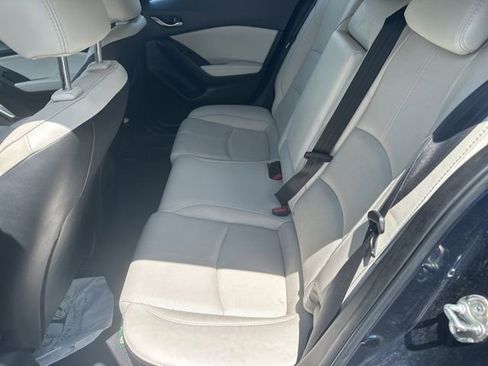 Used 2018 MAZDA MAZDA3 Grand Touring FWD image 11