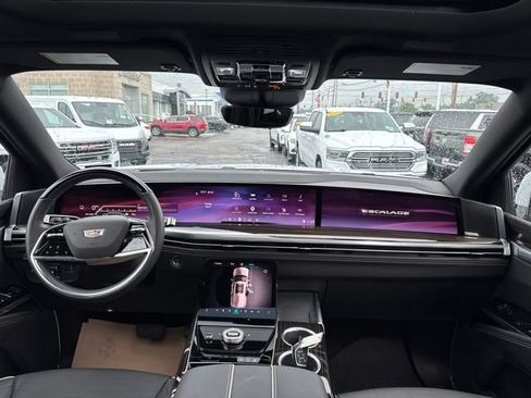 Certified 2026 Cadillac Escalade Luxury w/ LPO, Radiant Package AWD/4WD image 28