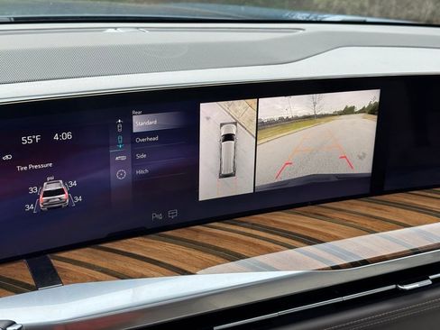 Certified 2025 Cadillac Escalade ESV Sport Platinum image 36