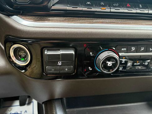 Used 2022 Chevrolet Silverado 1500 LT AWD/4WD image 21