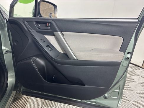 Used 2014 Subaru Forester 2.5i Premium image 32