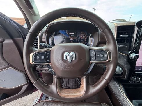 Used 2025 RAM 1500 Limited AWD/4WD image 19
