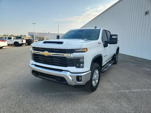 Used 2025 Chevrolet Silverado 2500 LT AWD/4WD image 5