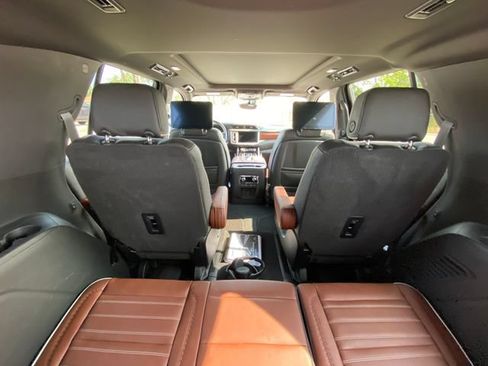 Used 2023 GMC Yukon Denali Ultimate AWD/4WD image 18