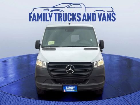 Used 2021 Mercedes-Benz Sprinter 2500 image 8