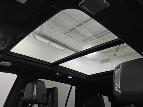 Used 2021 Cadillac Escalade Premium Luxury Platinum image 6