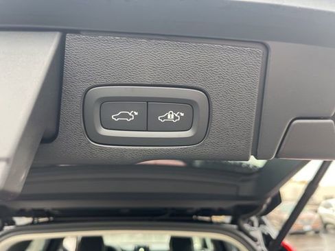 New 2026 Volvo XC60 B5 Ultra w/ Protection Package Premier AWD/4WD image 14