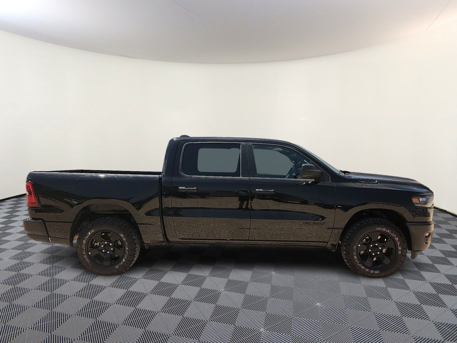 Used 2025 RAM 1500 Warlock AWD/4WD image 5