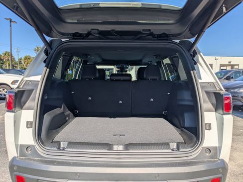 New 2026 Jeep Cherokee Limited image 12