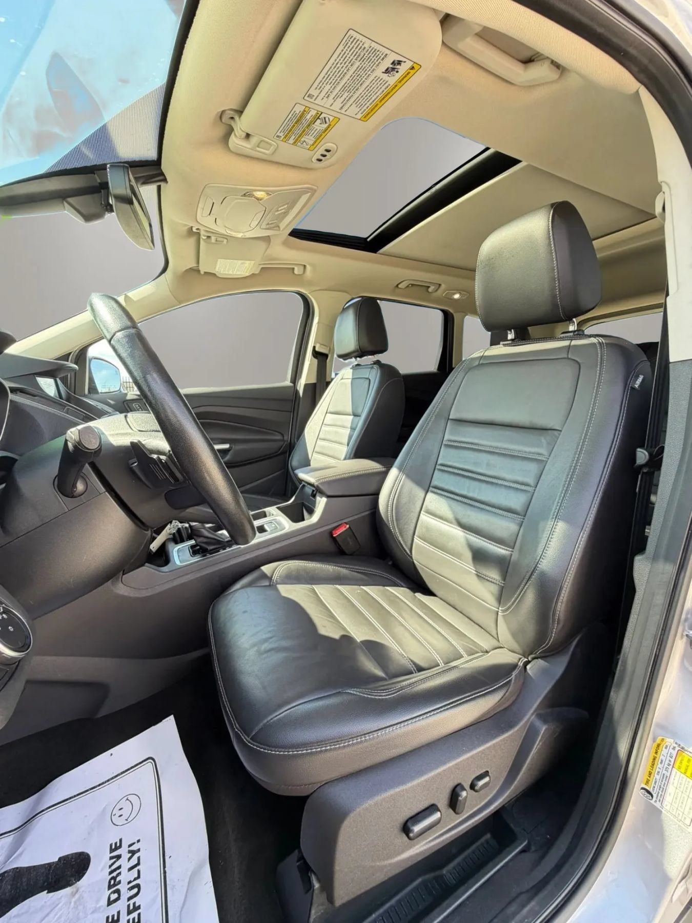 Used 2017 Ford Escape Titanium AWD/4WD image 14
