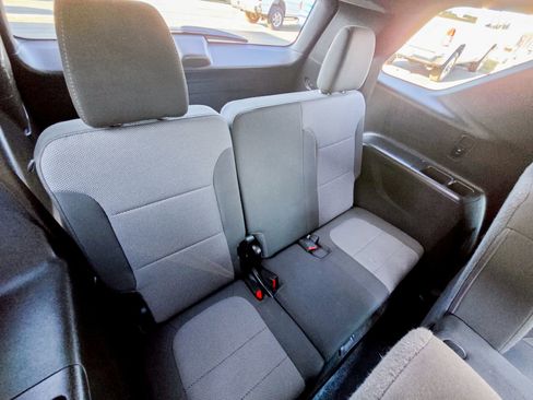 Used 2023 Chevrolet Traverse LT image 33