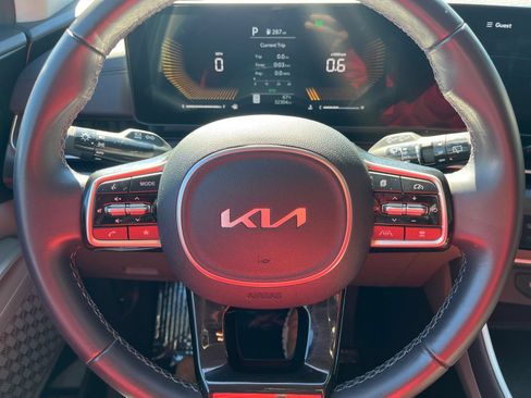 Used 2026 Kia Carnival FWD image 25