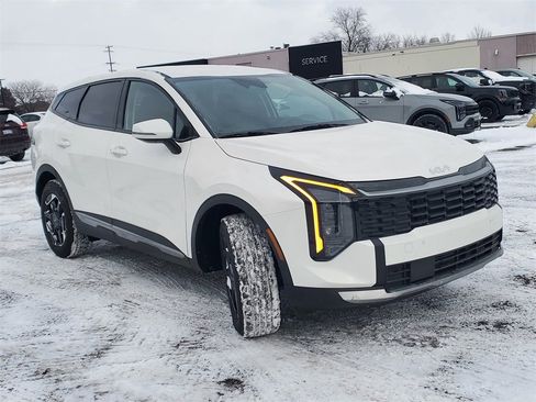 New 2026 Kia Sportage S image 2