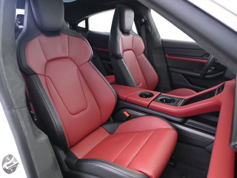 Used 2025 Porsche Taycan Turbo image 25