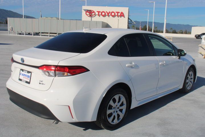 Certified 2025 Toyota Corolla LE w/ Convenience Package FWD image 3