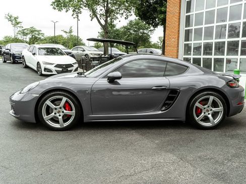 Used 2018 Porsche 718 Cayman RWD image 32