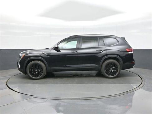 New 2026 Volkswagen Atlas SE image 4