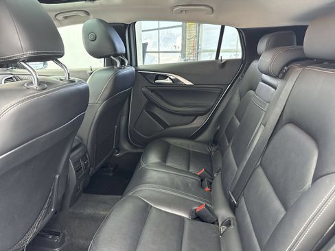 Used 2018 INFINITI QX30 Premium w/ Cargo Package AWD/4WD image 31